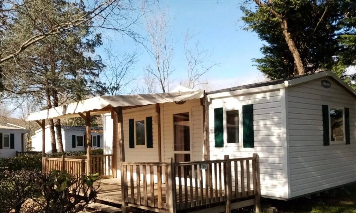Saint-Maurice-dʼArdeche House | ZEcamping 4* club enfant terrain multisports parc aquatique