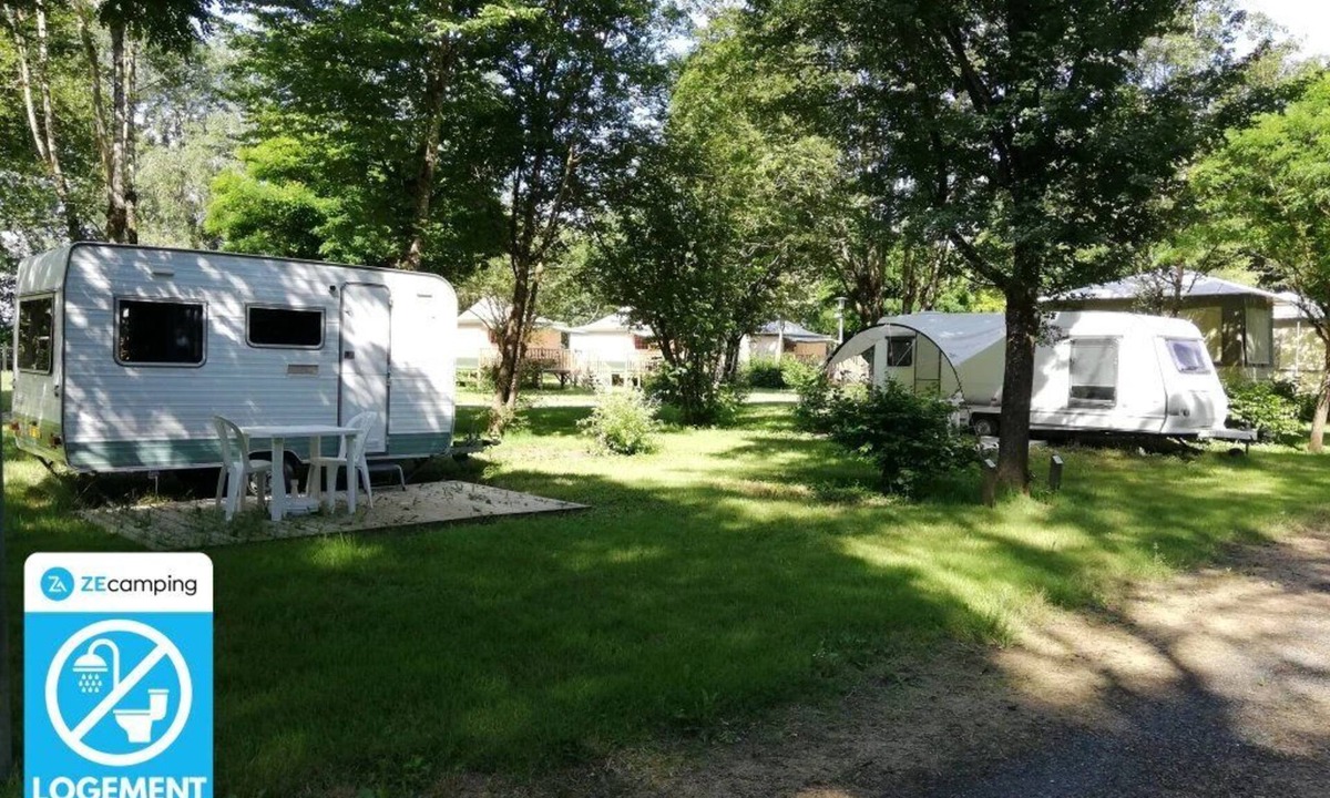 Savigny-en-Veron House | ZEcamping 3 étoiles chiens acceptés locatif BBQ 14m2 2 pers