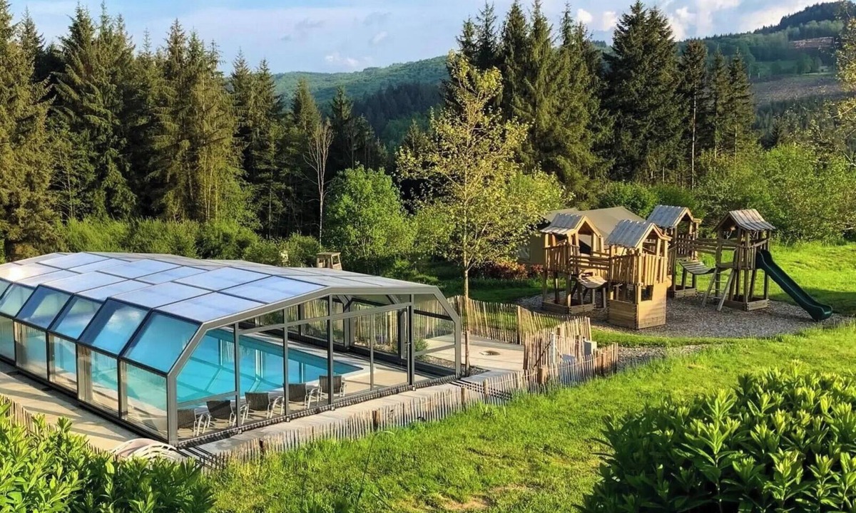 Chatel-Montagne House | ZEcamping 3 étoiles piscine couverte dog friendly tente BBQ 25m2