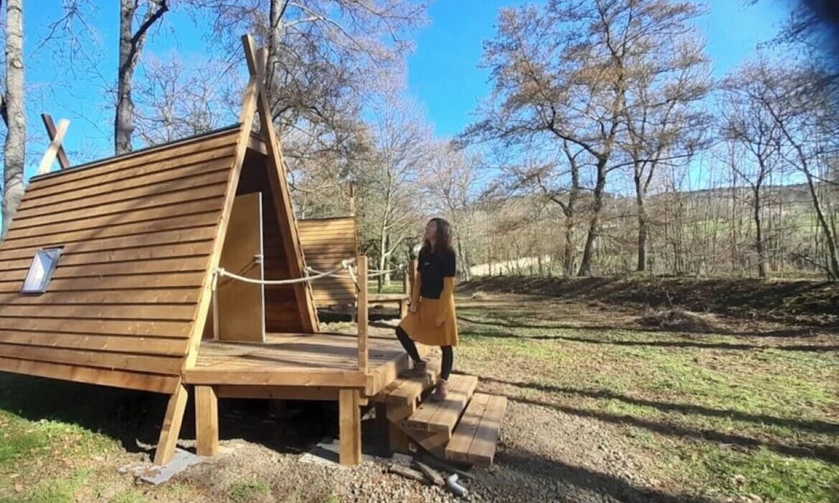 Sauxillanges Cabin | ZEcamping 3 étoiles piscine chiens acceptés fitness tente 8m2 2 pers