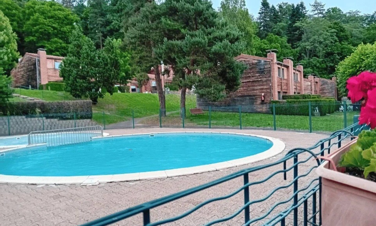 Vorey House | ZEcamping 3 étoiles locatif TV 50m2 6 pers