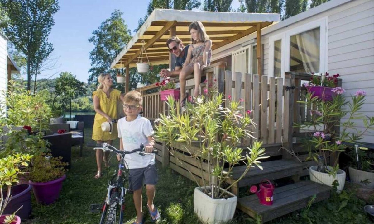 Condrieu House | ZEcamping 3 étoiles parc aquatique animaux acceptés mobil-home clim 36m2