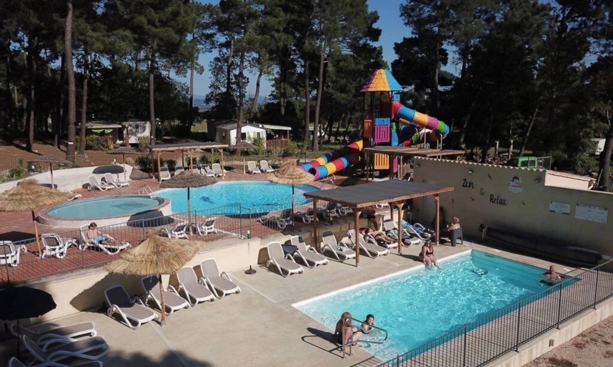 Bollene House | ZEcamping 3 étoiles piscine chauffée toboggans mobil-home TV 27m2