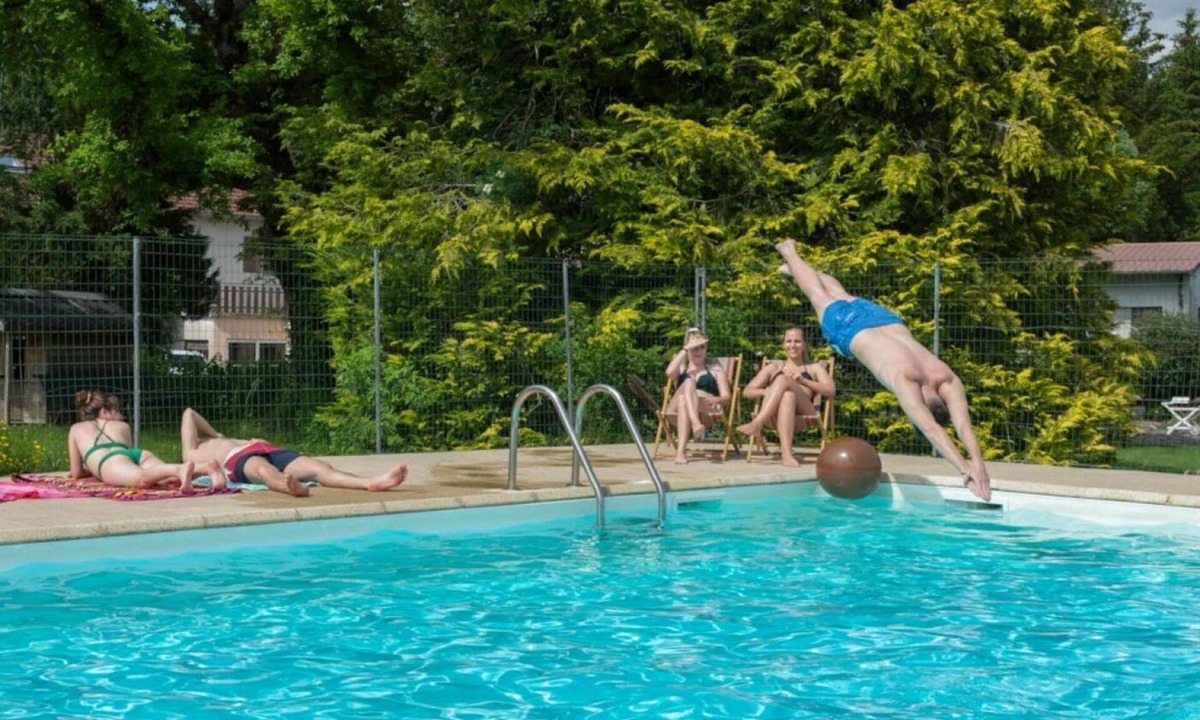 Levier Ski Chalet | ZEcamping 3* bien-être équitation piscine chauffée