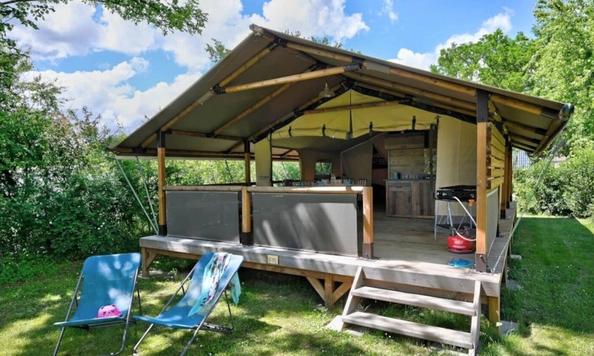Hauterives House | ZEcamping 3* piscine chauffée chiens acceptés club enfant locatif BBQ