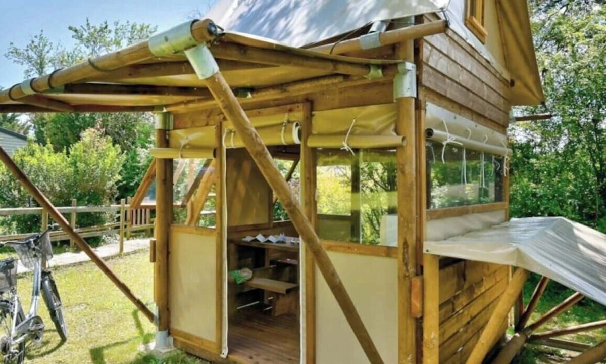 Hauterives Cabin | ZEcamping 3* piscine chauffée animaux acceptés club enfant locatif 8m2