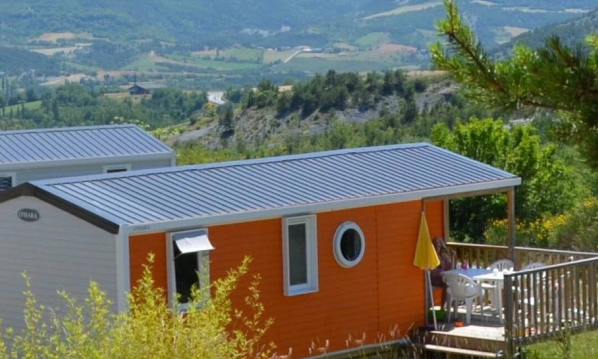 Rosans House | ZEcamping 4* animé piscine chauffée dog friendly jacuzzi locatif 35m2