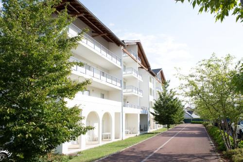 Divonne-les-Bains Apartment | Zenitude Hôtel-Résidences Divonne La Versoix