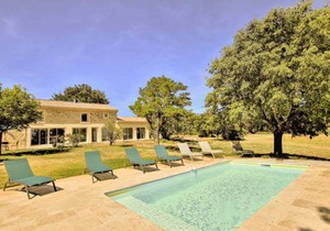 6 bedroom accommodation in Malataverne