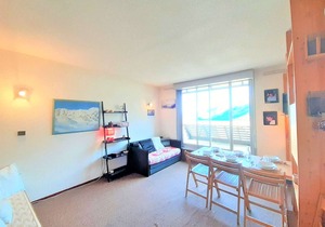 Charming Studio with Cabin, Sleeps 6 - Ski-In/Ski-Out, Fully Equipped, Ski Locker, and Elevator