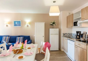 Comfortable studio with a balcony or terrace near the beach in PORNICHET