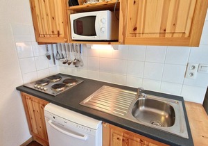 Cozy 2-Room Cabin for 4/6 - Prime Location near Lifts & Shops