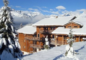 Cozy 2-Room Cabin for 4/6 - Prime Location near Lifts & Shops