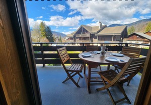 Cozy 4-person apartment with balcony & garage in Samoëns