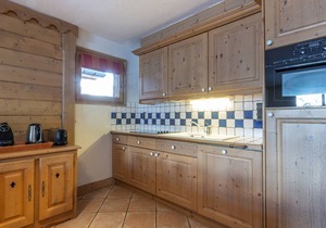 Cozy apartment with pools and spa, ski-in/ski-out, 8 pers, fireplace, parking, pets allowed