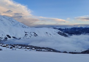 Saint Lary Soulan-Pla D'adet. Renovated 8-bed apartment 30m from slopes.