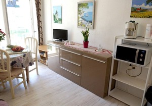 Sunny Mountain Apartment, Balcony, Parking, Sleeps 4
