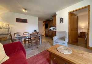 T3 Apartment in Samoëns Center with Balcony, WIFI and Parking