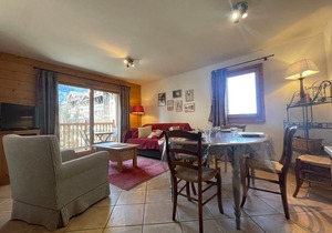 T3 Apartment in Samoëns Center with Balcony, WIFI and Parking