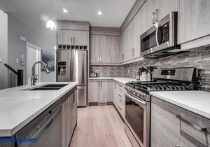 Three-Bedroom with Fireplace #41 Sunalta Downtown in Calgary