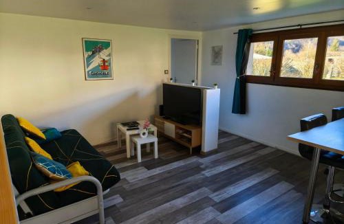 Vizille Apartment | à la claire fontaine