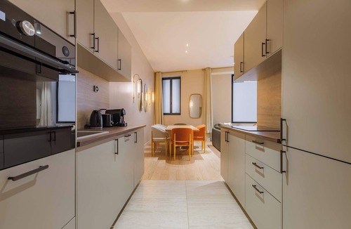 Quartier de la Porte-Saint-Denis Apartment | Élégant 3 pièces climatisé au cœur de Paris 10