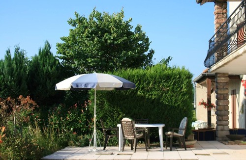 Tournus House | 1 Bedroom House 20min walk to centre in Tournus