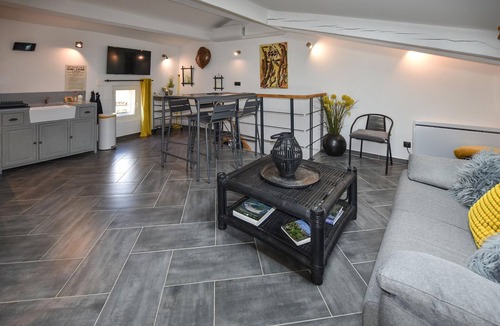 Aigueze House | 1 bedroom pet friendly home in Aiguèze