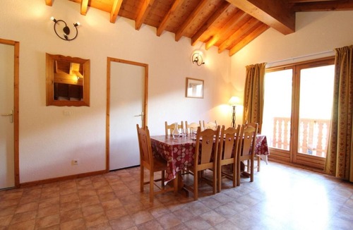 Lanslevillard Apartment | 100m from resort center, 3rd floor, view mountain, balcony, tv, ski locker, 55m², Val Cenis