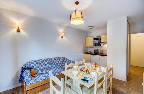 Bagneres-de-Luchon Apartment | 100m from ski lifts, tv, ski locker, 23m², Luchon-Superbagnères
