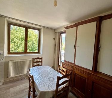 Vizille Apartment | 100metres du château au 116 Rue de la République vizille