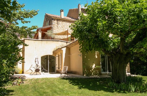 Saint-Restitut House | 130 m² House ∙ 3 bedrooms ∙ 6 guests