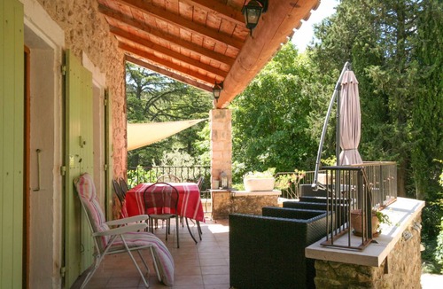 Saint-Restitut House | 130 m² House ∙ 3 bedrooms ∙ 6 guests