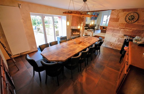 Thuillieres House | 15-person group gîte with spa, large terrace and indoor games room
