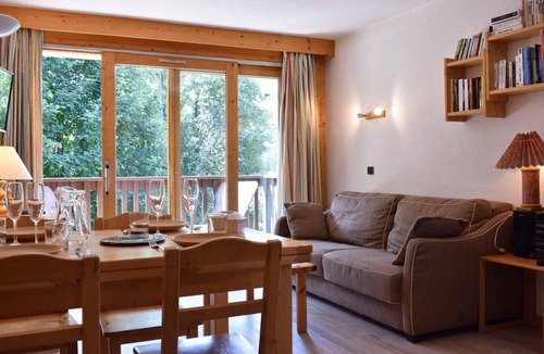 Meribel Centre Apartment | 150m from resort center, 2nd floor, view mountain, balcony, ski locker, 40m², Méribel