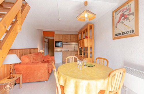 Aussois Apartment | 150m from resort center, 2nd floor, balcony, tv, ski locker, 29m², Aussois