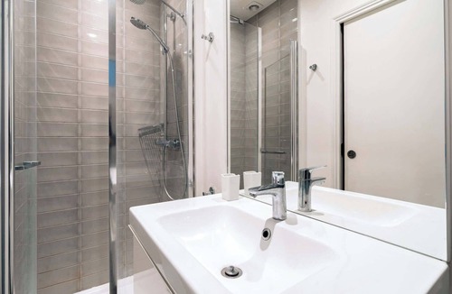 Combat Apartment | 1BR Apart with Patio in the heart of Jaurès