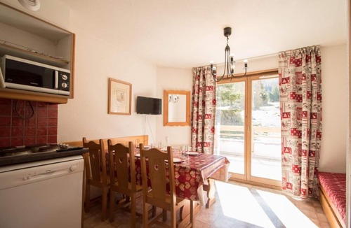 Val Cenis Apartment | 1st floor, view ski slopes, terrace, tv, ski locker, 34m², Val Cenis