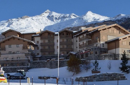 Val Cenis Apartment | 1st floor, view ski slopes, terrace, tv, ski locker, 34m², Val Cenis