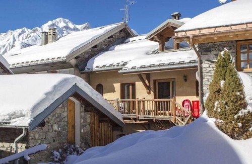 Saint-Martin-de-Belleville Apartment | 1st floor, fireplace or stove, parking, tv, ski locker, 120m², Saint Martin de Belleville