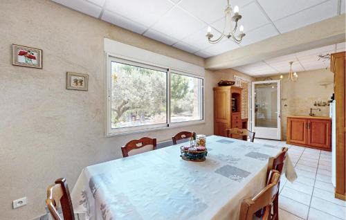 Caromb Apartment | 2 Bedroom Beautiful Apartment In Caromb