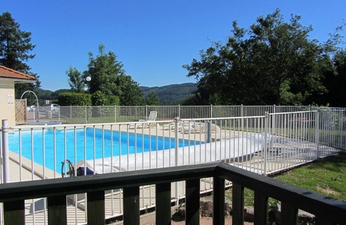 Les Noes Cottage | 2-Bedroom Chalet with Terrace in Monts de la Madeleine