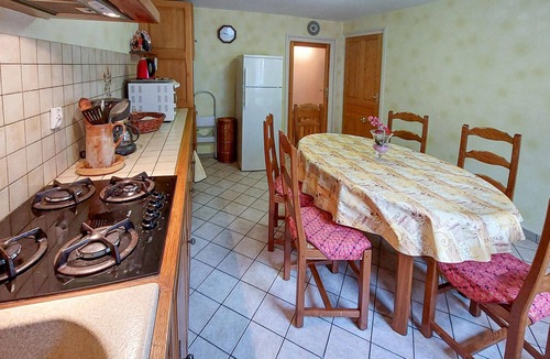Bas-en-Basset House | 2 bedroom pet friendly home in Bas-en-Basset