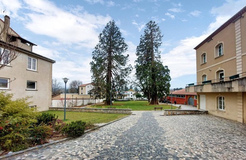 Bas-en-Basset House | 2 bedroom pet friendly home in Bas-en-Basset
