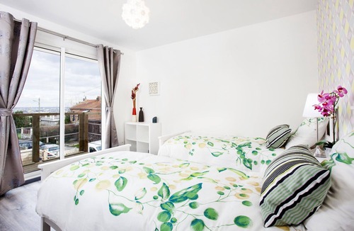 Vitry-sur-Seine House | 2 Independent Apartments (130 m²) – Metro Line 7