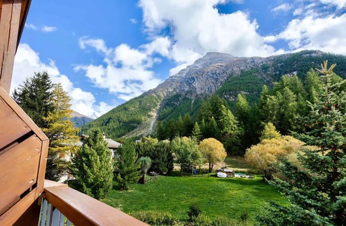 Bessans Apartment | 2-room apartment with a mezzanine - sleeps 6