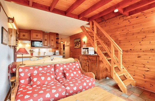 Bessans Apartment | 2-room apartment with a mezzanine - sleeps 6