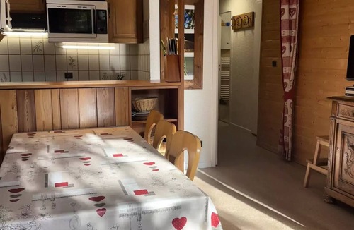 Bessans Apartment | 2-room apartment with a mezzanine - sleeps 6