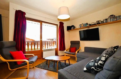 Les Houches Apartment | 200m from resort center, floor -1, balcony, television, ski locker, 29m², Les Houches
