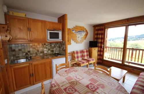 Les Saisies Apartment | 200m from resort center, 1st floor, view ski slopes, balcony, tv, 30m², Les Saisies